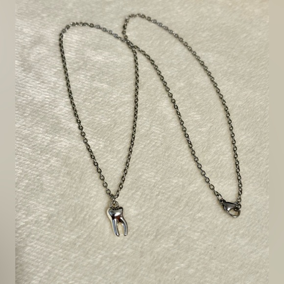 Goth silver tooth charms necklace. - Picture 10 of 12